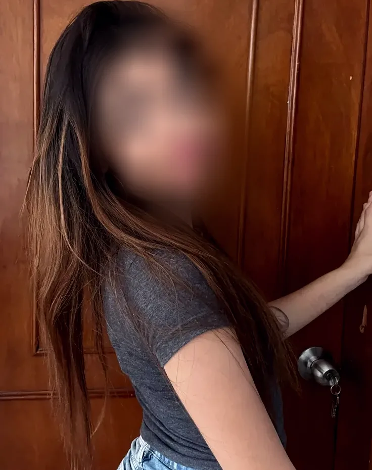 Julia, 20