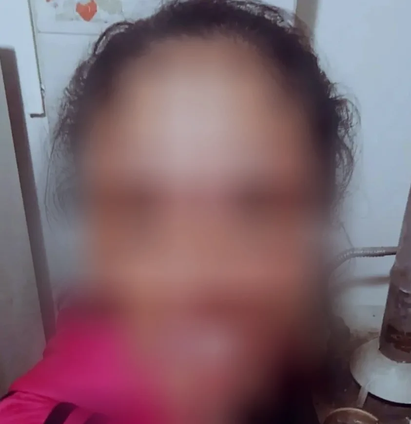 Sandra, 39